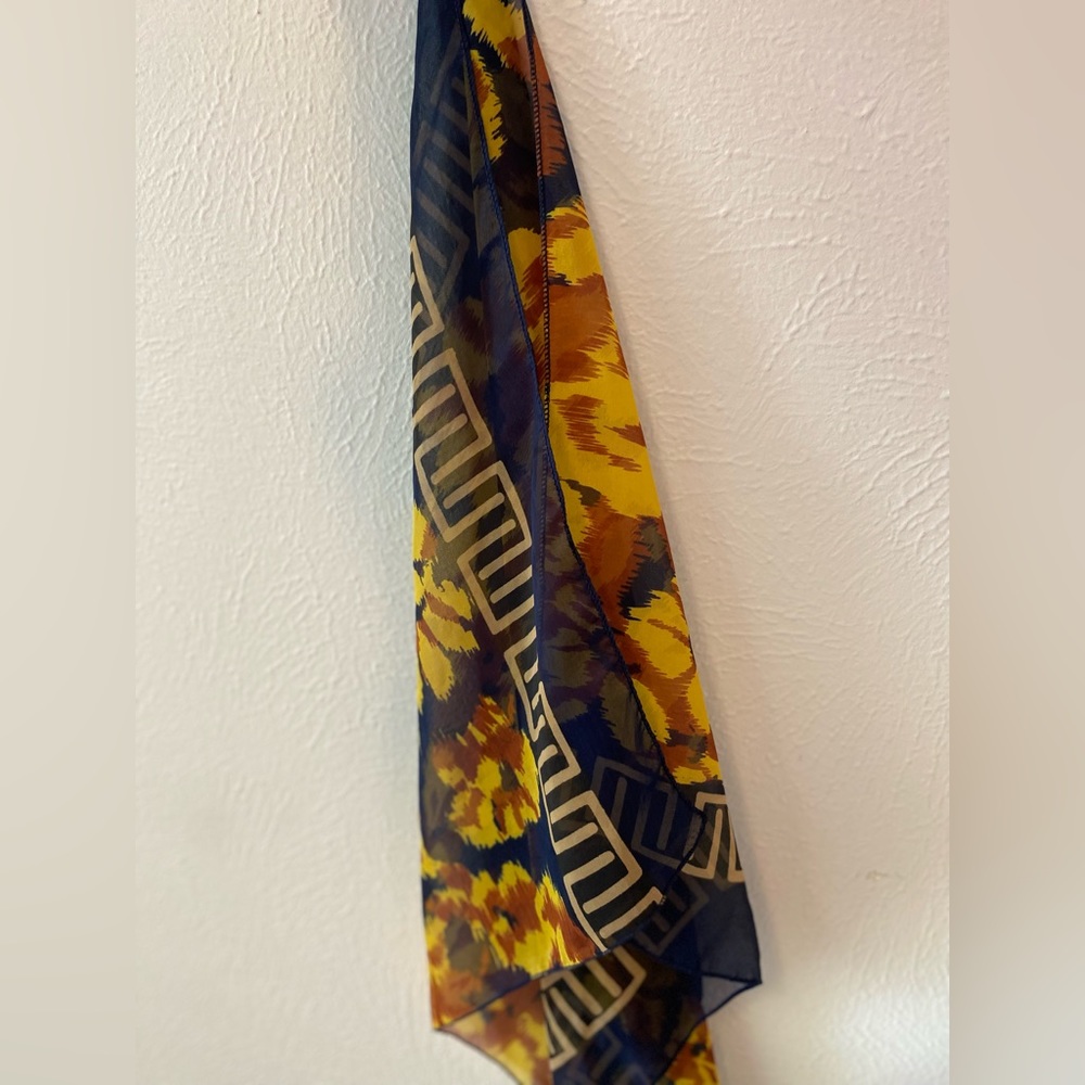 Beautiful Scarf - Picture 5 of 8
